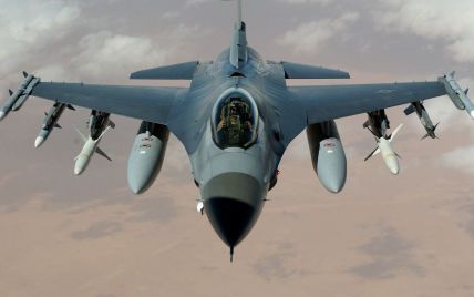 Після літніх канікул: Данія навчатиме українських льотчиків на винищувачах F-16