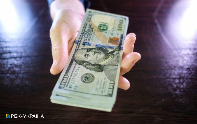 Долар знову подешевшав: НБУ встановив офіційний курс долара на 29 квітня